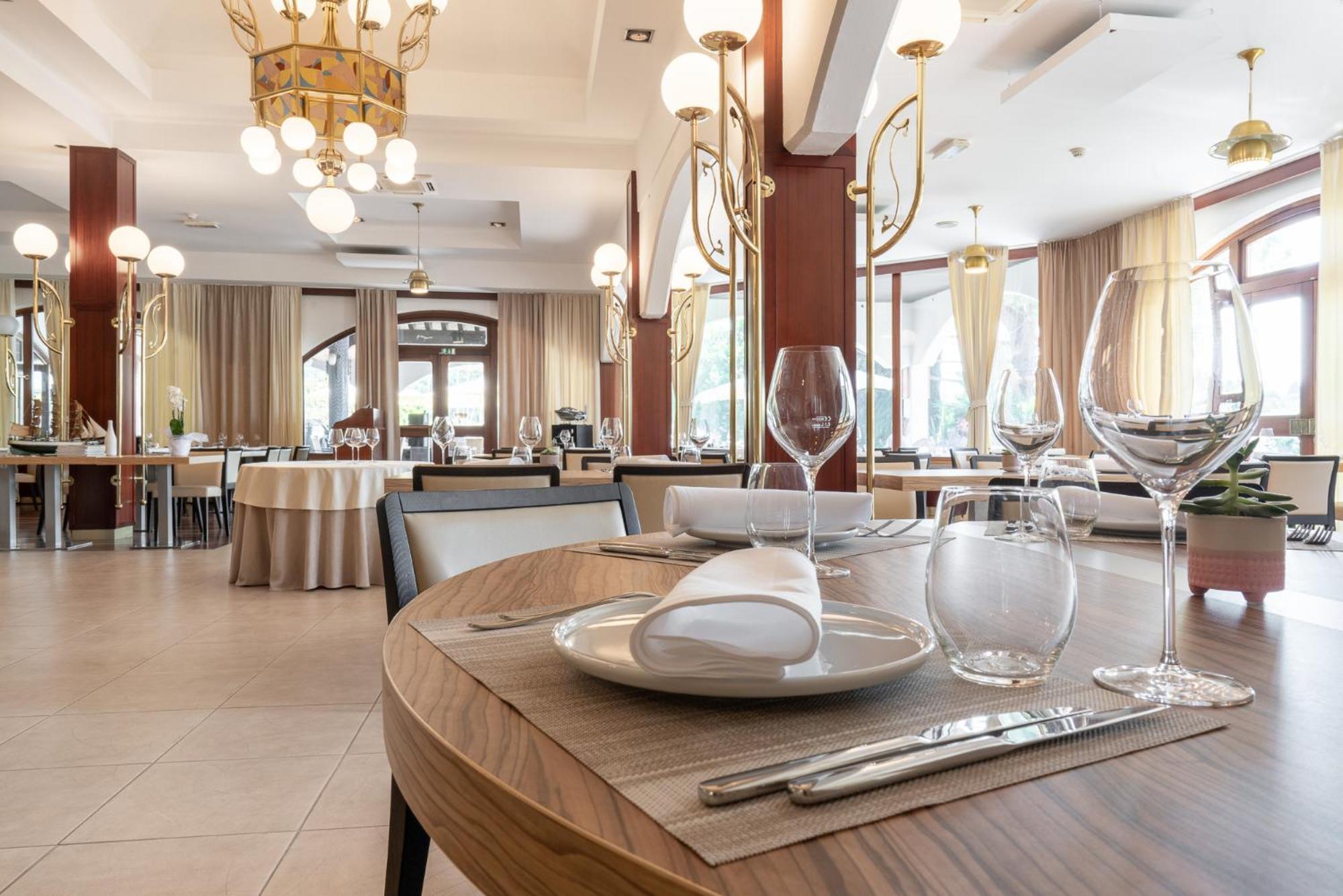 Sea Resort Marina Порторож Экстерьер фото